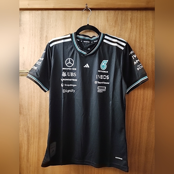 MERCEDES - AMG PETRONAS FORMULA ONE TEAM DRIVER JERSEY - Picture 1 of 5